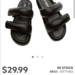 Brand new cape robbin slides size 7